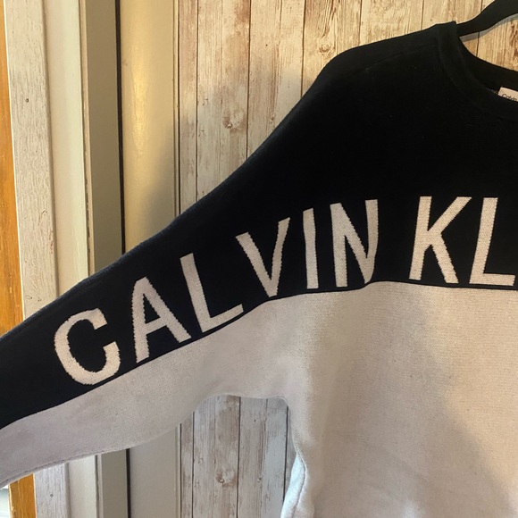 Calvin Klein Black and White Women's Sweater - Picture 2 of 9